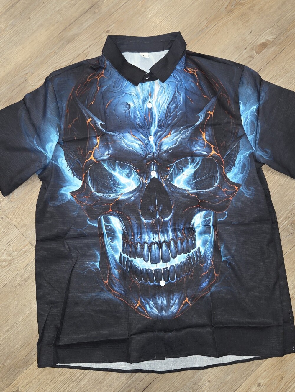 Men's Short-Sleeve Skull Graphic Shirt in Black and Blue